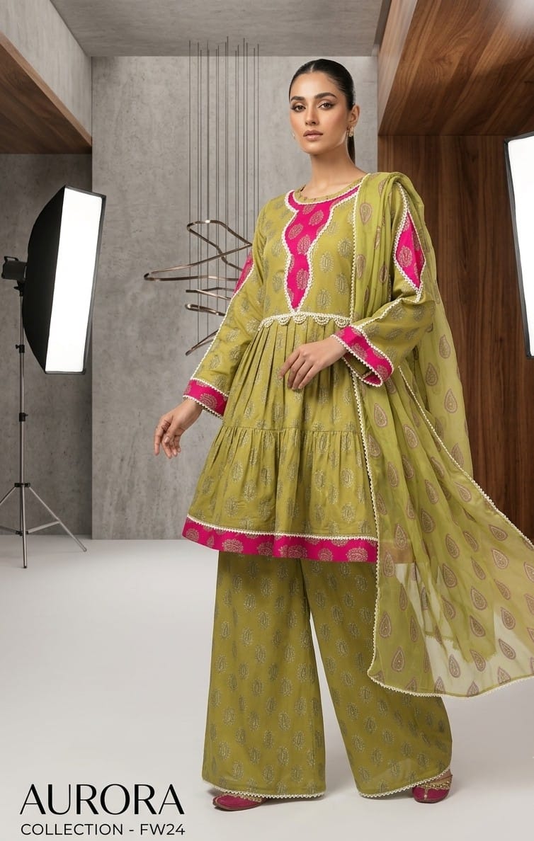 Elegant short frock paired with matching sharara 3pc Bayashma 